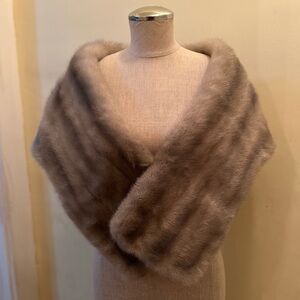 VINTAGE authentic mink fur shawl in gray